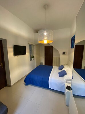 1 bedroom, iron/ironing board, WiFi, bed sheets - 1 Bedroom Apartment in Salerno (Salerno)
