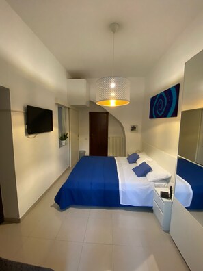 1 bedroom, iron/ironing board, WiFi, bed sheets - 1 Bedroom Apartment in Salerno (Salerno)