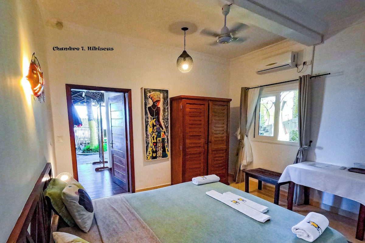 Standard Double Room, 1 King Bed, Private Bathroom | In-room safe, laptop workspace, blackout drapes, free WiFi