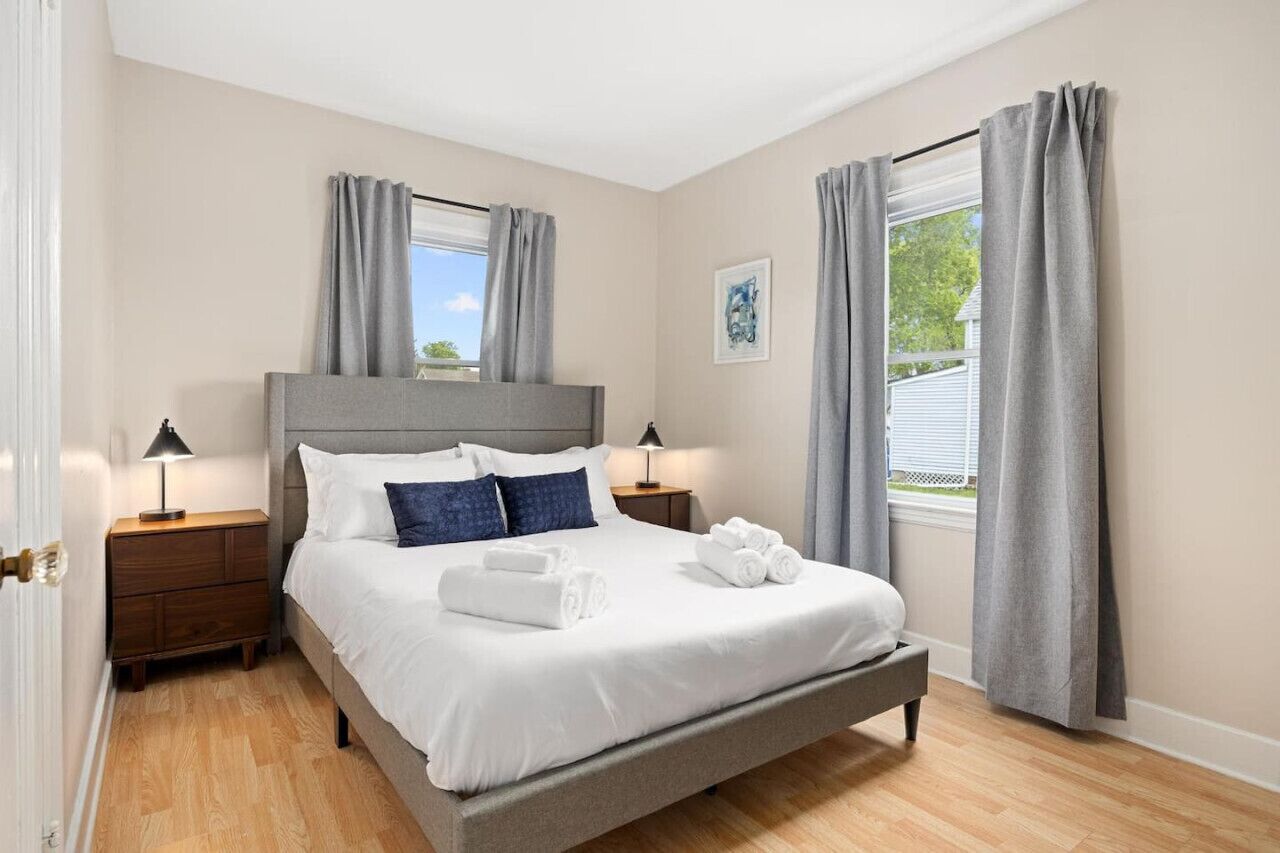 3 bedrooms, desk, iron/ironing board, WiFi