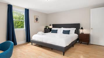 3 makuuhuonetta, työpöytä, silitysrauta/-lauta, Wi-Fi