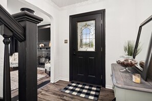 Interior - Suburban Sanctuary: 3BD Perfect for Long Stays (Pekin)