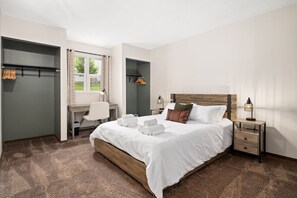 2 habitaciones, escritorio, tabla de planchar con plancha y wifi 