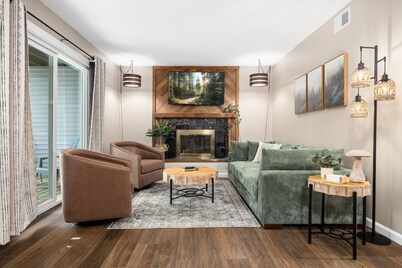 Whispering Willow Retreat: 2BD 2BA Nature Oasis