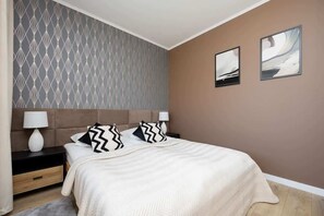 1 bedroom, iron/ironing board, WiFi, bed sheets - Wynalazek 2 | Comfortable Apartment | Parking (Warszawa)