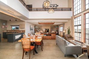 Front of property - Tulia Villas Champagne Ridge (Olooloitikosh)