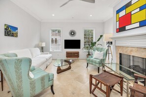 TV - Unique Villa in the Pier Village! Perfect for FLETC and extended stays! (St. Simons Island)