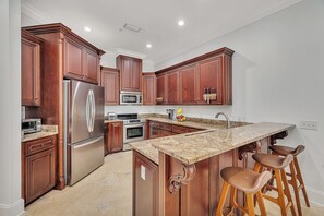 Fridge, microwave, oven, stovetop - Unique Villa in the Pier Village! Perfect for FLETC and extended stays! (St. Simons Island)