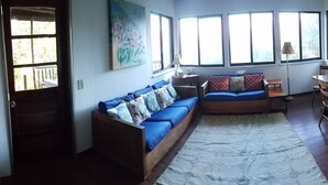Smart TV, fireplace - Beautiful views from cabin in private nature reserve, 10 min to Pigeon Forge (Pigeon Forge)