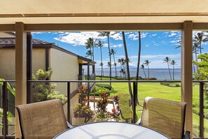 Outdoor dining - Stunning Oceanfront 1BR/2BA Retreat with Spectacular Views - Wailea Elua 1802
 (Wailea, Maui)