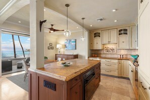 Interior - Luxurious Beachfront Condo with Modern Amenities - Makena Surf Resort #E-203 (Makena, Maui)
