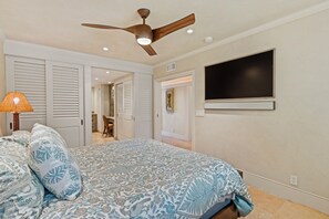 2 bedrooms, iron/ironing board, free WiFi, bed sheets - Luxurious Beachfront Condo with Modern Amenities - Makena Surf Resort #E-203 (Makena, Maui)