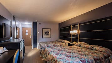 2 bedrooms, desk, WiFi