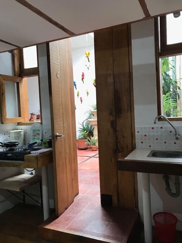 Terrace/patio - parrot house san antonio (Cali)