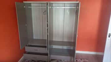 Comfort Single Room, 1 Double Bed | Desk, laptop workspace, iron/ironing board, free WiFi