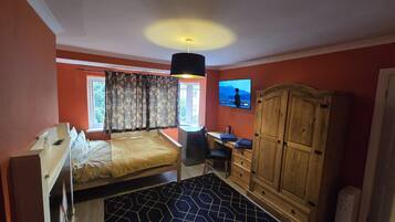 Comfort Single Room, 1 Double Bed with Sofa bed, Non Smoking | Desk, laptop workspace, iron/ironing board, free WiFi