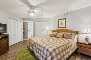 2 habitaciones, tabla de planchar con plancha, wifi y ropa de cama 