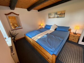 2 bedrooms, iron/ironing board, free WiFi, bed sheets - Ferienhaus Landschaft (Krummhörn)