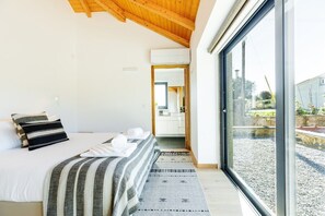 6 chambres, fer et planche à repasser, accès Internet, draps fournis