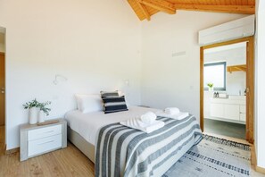 6 Schlafzimmer, Bügeleisen/Bügelbrett, Internetzugang, Bettwäsche