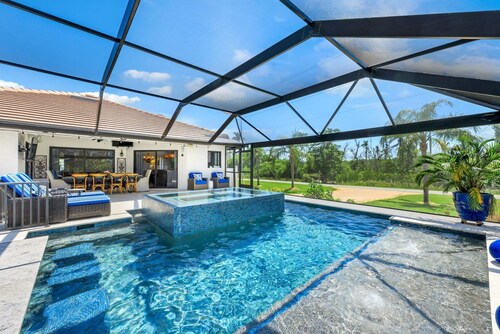 Resort Like Amenities Close to Beach