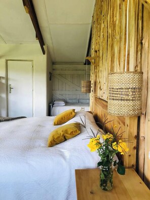 Room - Dream the days away - The Rustic Barn (Naro Moru)