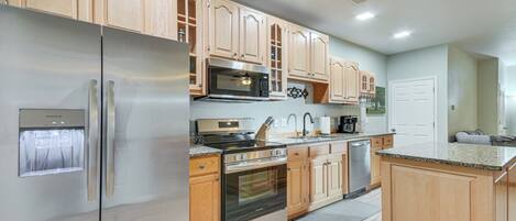 Apartment (3 Bedrooms) | Front of property