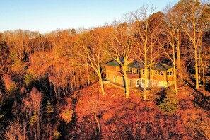 Interior - Tallassee Family Home w/ Stunning Smoky Mtn Views (Tallassee)