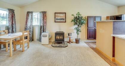 Cozy Clearwater Apartment - Hike, Fish & Explore!