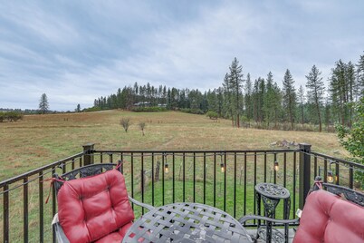 Cozy Clearwater Apartment - Hike, Fish & Explore!