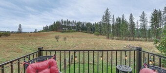 Cozy Clearwater Apartment - Hike, Fish & Explore!