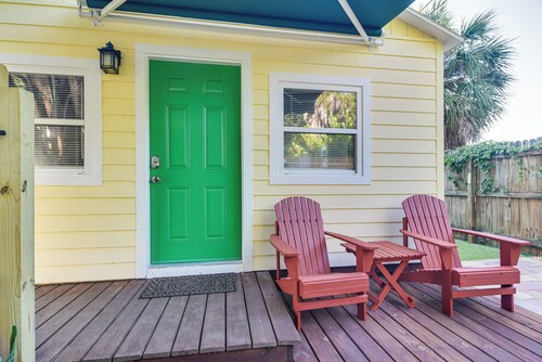 Cozy St Pete Home ~ 2 Mi to Madeira Beach!