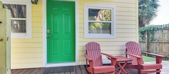 Cozy St Pete Home ~ 2 Mi to Madeira Beach!