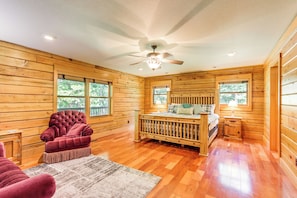 House (4 Bedrooms) | Interior
