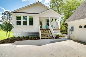 Interior - Waterfront Wolf Bay Home w/ Private Boathouse! (Elberta)