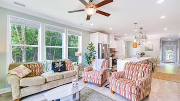 House (3 Bedrooms) | Interior