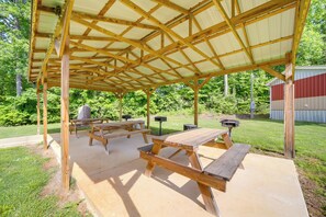 House (1 Bedroom) | Interior - Cozy Cabin in the Smokies - Great for Couples! (Newport)