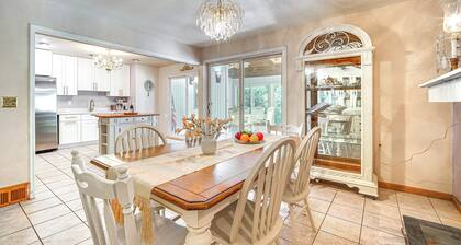 French-inspired Townhome 9 Mi to Saratoga Springs!