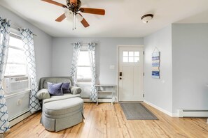 Apartment (3 Bedrooms) | Interior - Wildwood Group Retreat: 2 Blocks to Boardwalk! (North Wildwood)