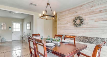 Pace Family Home: 1 Mi to Beach & Park!