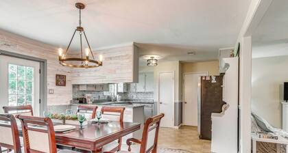 Pace Family Home: 1 Mi to Beach & Park!