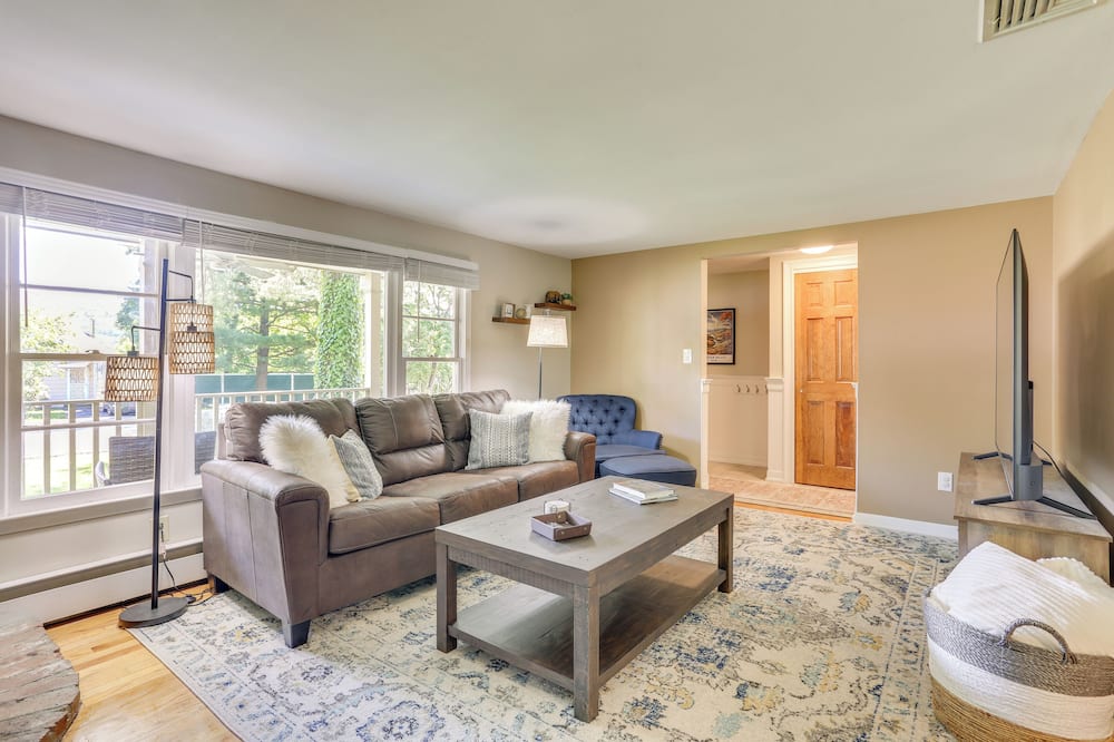 Charming Highland Falls Home < 2 Mi to West Point! - Bedford