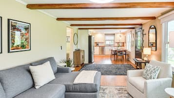 House (2 Bedrooms) | Bahagian dalam