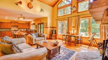 House (4 Bedrooms) | Interior