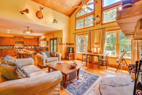 House (4 Bedrooms) | Interior