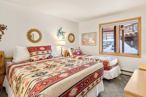 3 slaapkamers, reisbedje, gratis wifi, beddengoed