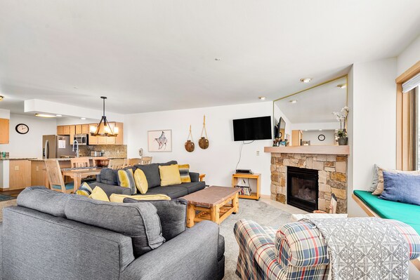 Televisie en een open haard