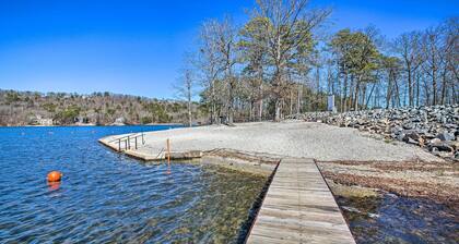 Scenic Studio on Lake Desoto w/ Patio!