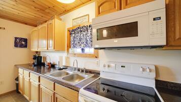 House (1 Bedroom) | Interior