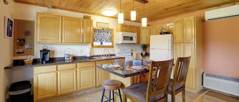 House (1 Bedroom) | Interior